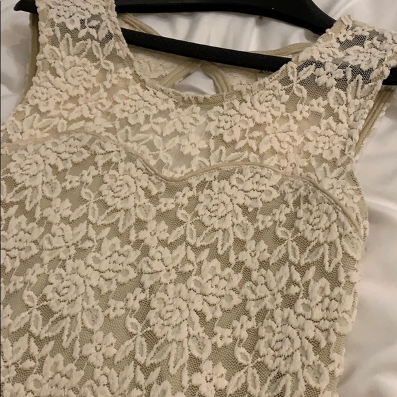 Audrey 3+1 lace dress - Picture 3 of 4